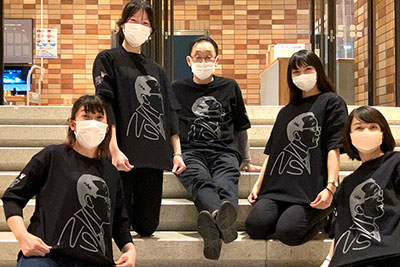 スタッフ用のオリジナルTシャツプリント作成事例