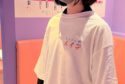 スタッフ、物販用のオリジナルTシャツプリント作成事例
